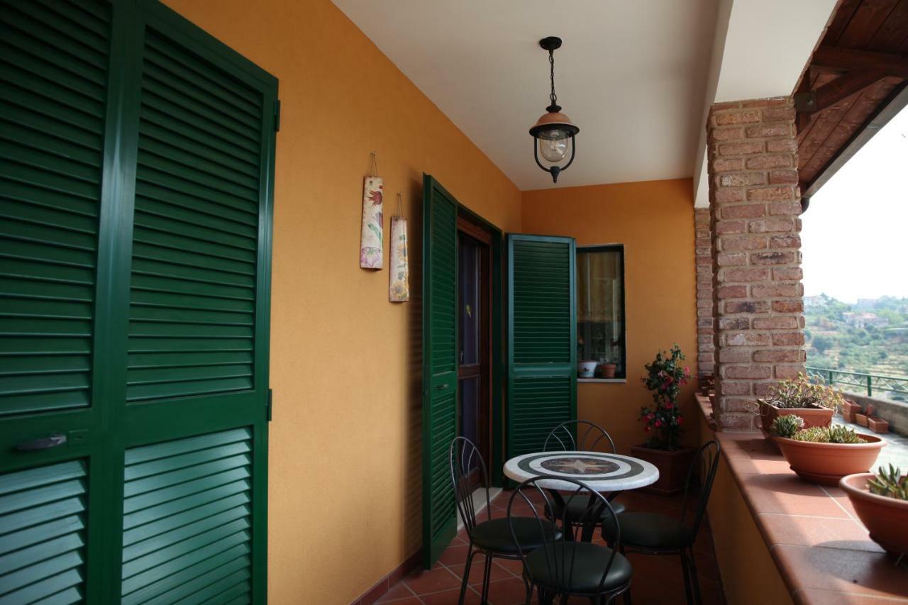 La Castellana Apartment Салерно Екстериор снимка